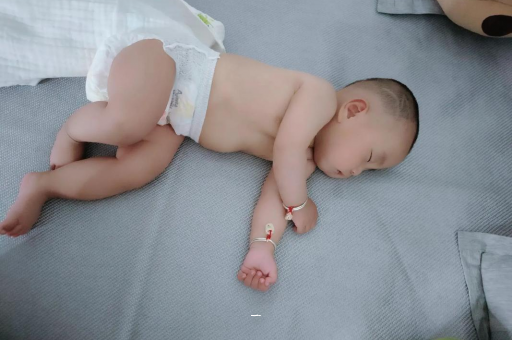 铜陵宝宝胳膊上起红疙瘩